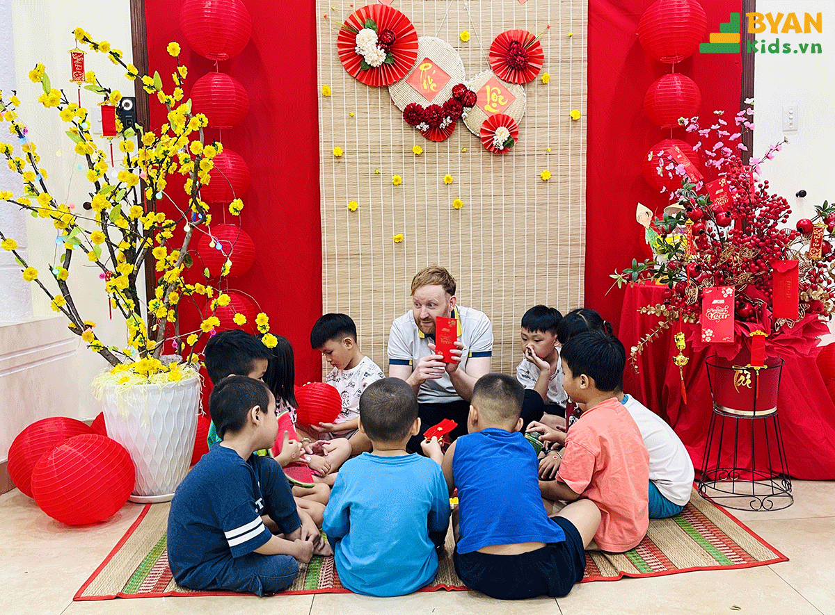 Hoat_dong_hoc_ve_Tet__Anh_Ngu_Byan_Kids_(5)