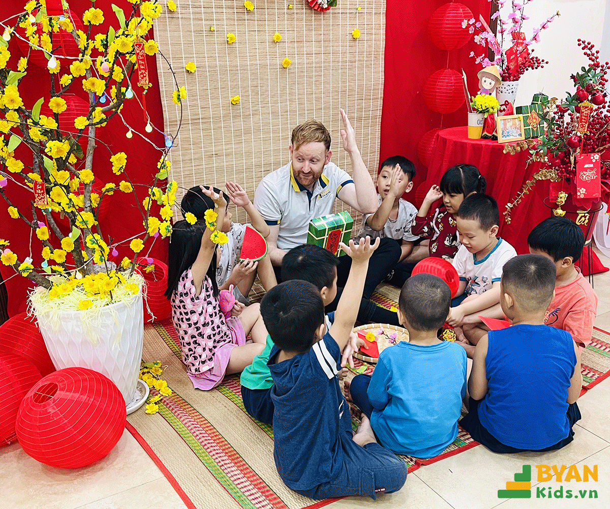 Hoat_dong_hoc_ve_Tet__Anh_Ngu_Byan_Kids_(8)
