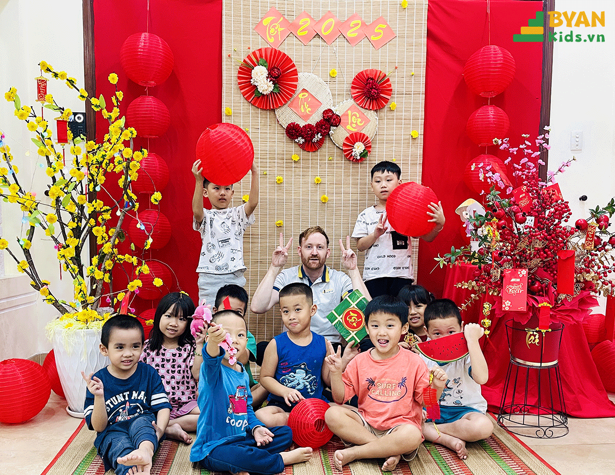 Hoat_dong_hoc_ve_Tet__Anh_Ngu_Byan_Kids_(9)