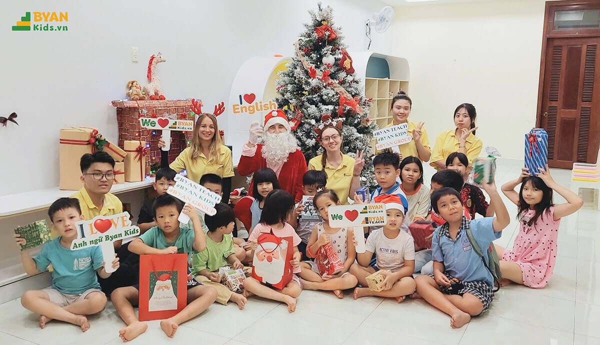 Merry_Christmas_And_Happy_New_Year_2024_Byan_Kids_1