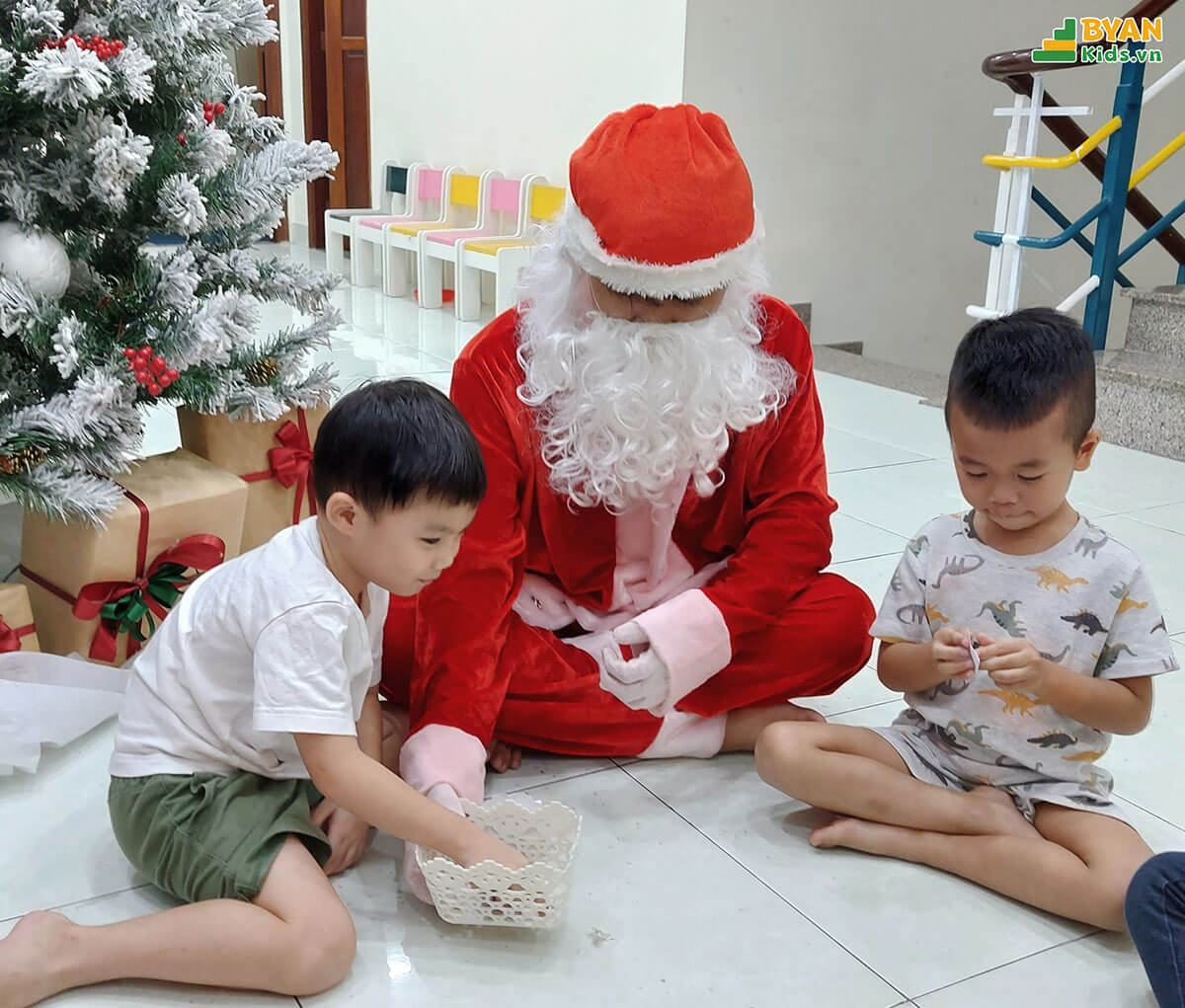 Merry_Christmas_And_Happy_New_Year_2024_Byan_Kids_11