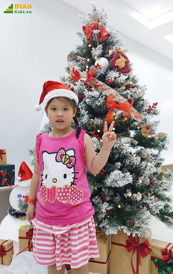 Merry_Christmas_And_Happy_New_Year_2024_Byan_Kids_13