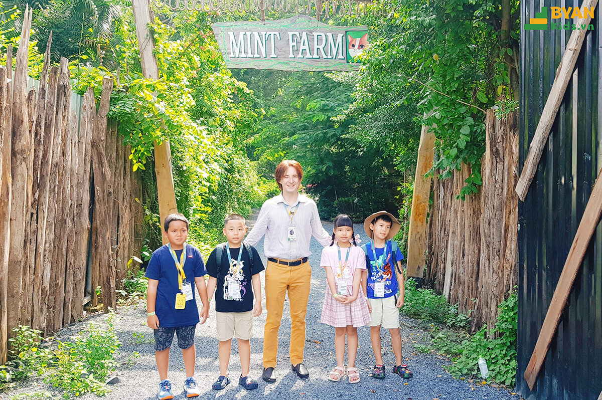 Hoc_Tap_Thuc_Te_Ket_Hop_Trai_Nghiem_Thu_Vi_Tai_Byan_Kids_0