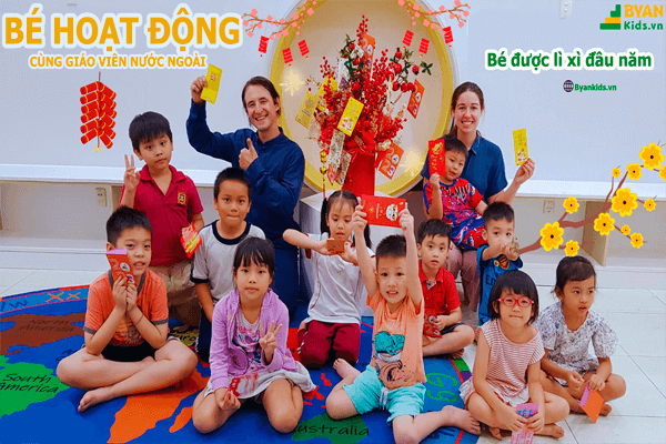 BÉ LÀM QUEN VỚI GIÁO VIÊN NƯỚC NGOÀI TẠI ANH NGỮ BYAN KIDS
